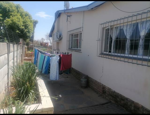 4 BEDROOM HOUSE FOR SALE IN ANNADALE